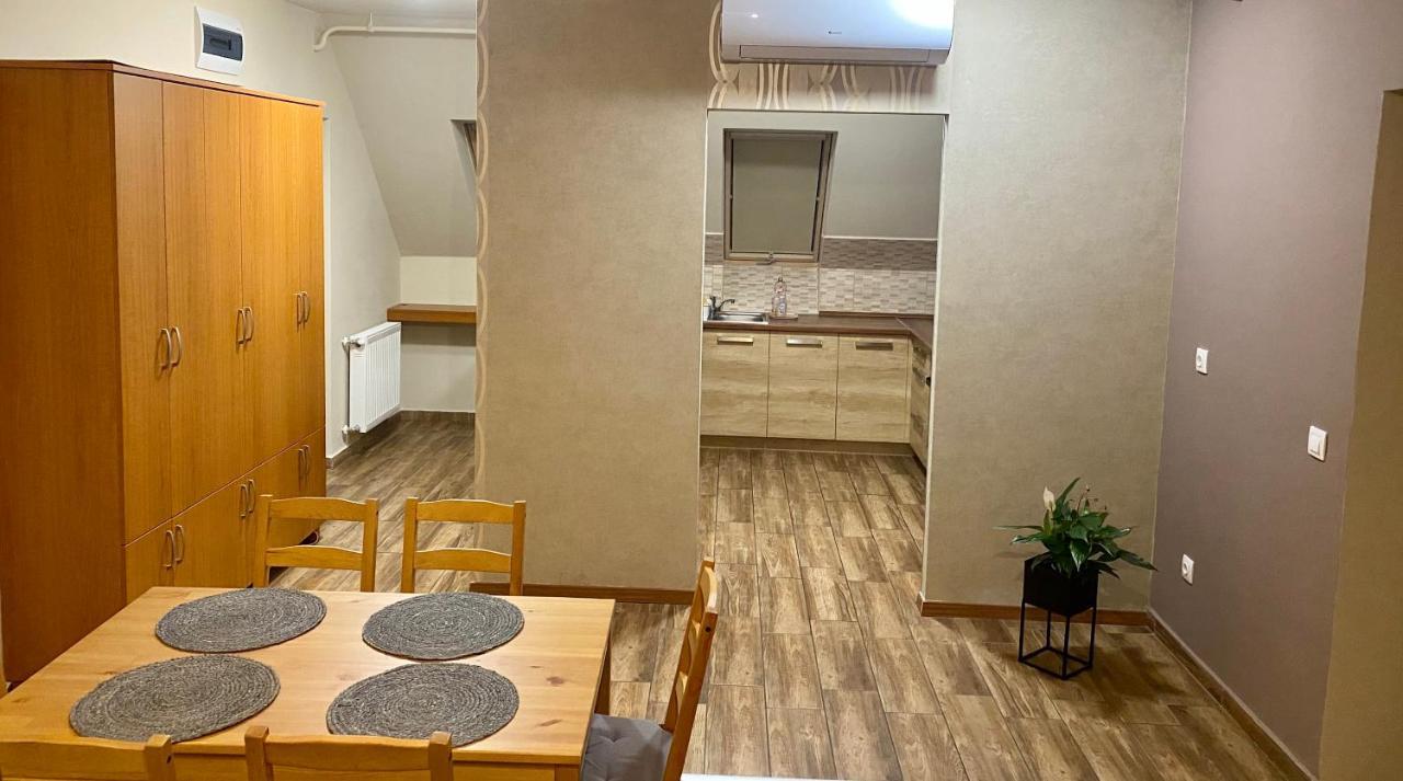 Barand Apartman Eger Extérieur photo