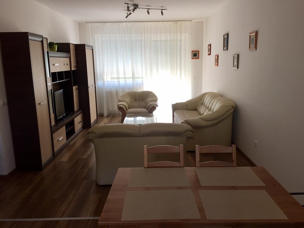 Barand Apartman Eger Extérieur photo